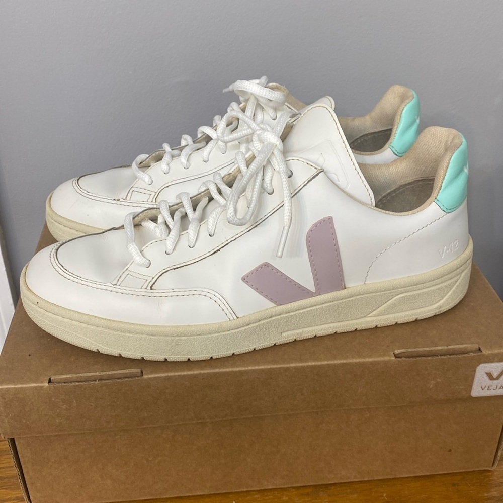 Veja V12